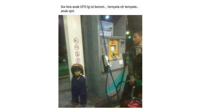 Jas hujan nyeleneh (Sumber: Instagram/dramaojol_id)