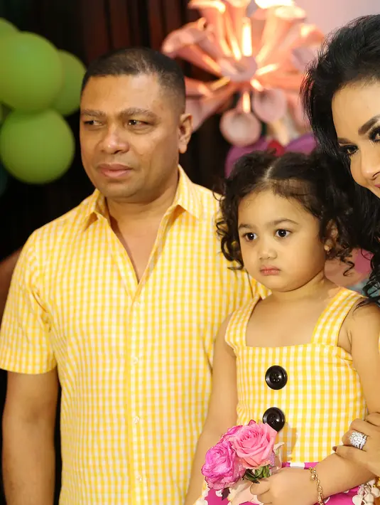 Soal curhatan Aurel di media sosial, Krisdayanti tidak mau membahasnya secara terbuka. (Galih W. Satria/Bintang.com)