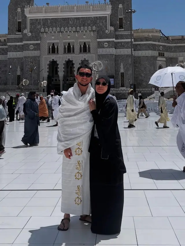Omesh dan Dian Ayu Lestari Haji