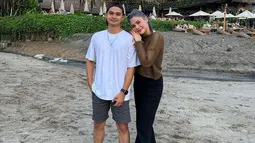 Bahkan, karena foto ini pula banyak netizen yang berspekulasi jika keduanya kembali menjalin hubungan asmara. Meski begitu, baik DJ Katty ataupun Aiman Ricky terlihat cukup santai dengan berbagai komentar yang ada. (Liputan6.com/IG/@dj_kattybutterfly36)