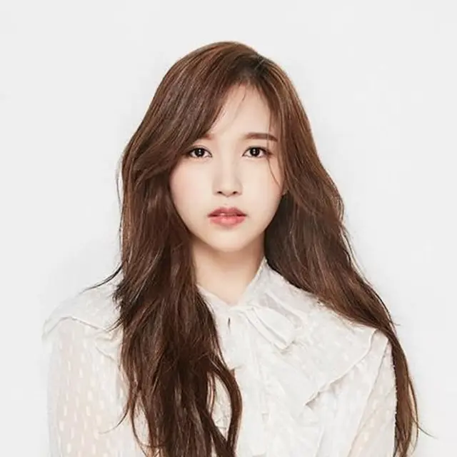 051715900_1566874919-mina_twice1.jpg