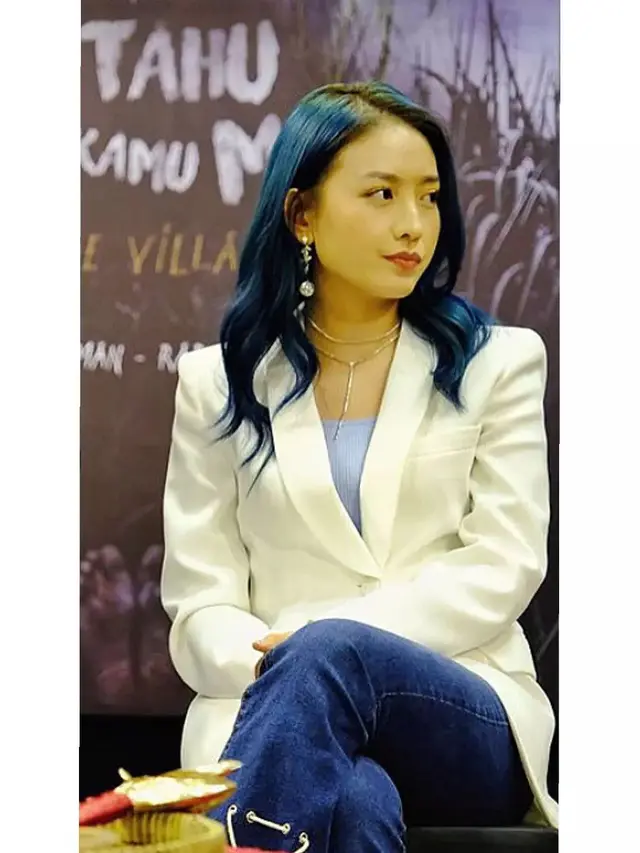 Sempat Malu, Ini 6 Potret Terbaru Natasha Wilona dengan Rambut Biru yang Manglingi
