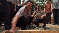 Peletakan batu pertama (Liputan6.com/ Pramita Tristiawati)
