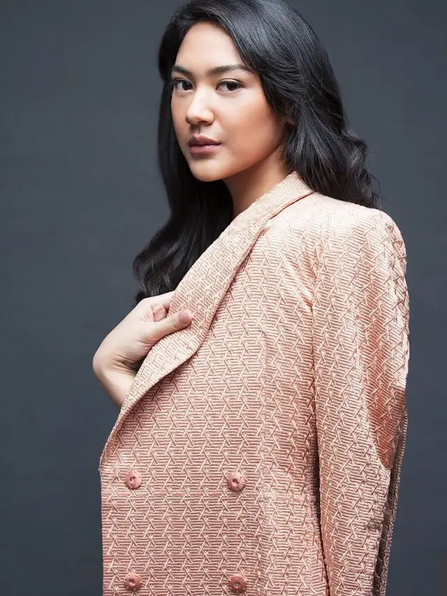 6 Transformasi Putri Tanjung, dari Menggemaskan hingga Jadi Staf Khusus Presiden