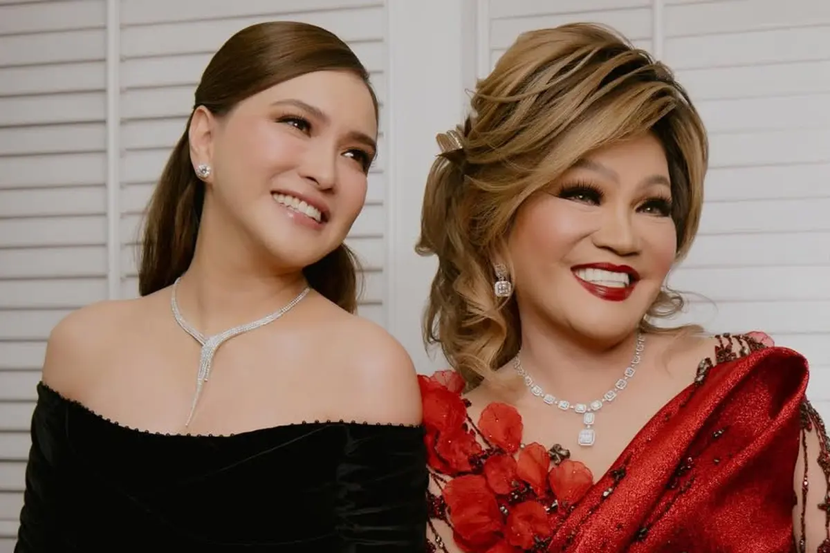 Gaya Glamor Shandy Aulia Rayakan Ulang Tahun Sang Ibu, Pakai Gaun Hitam Velvet dan Bertabur Aksesori Berlian