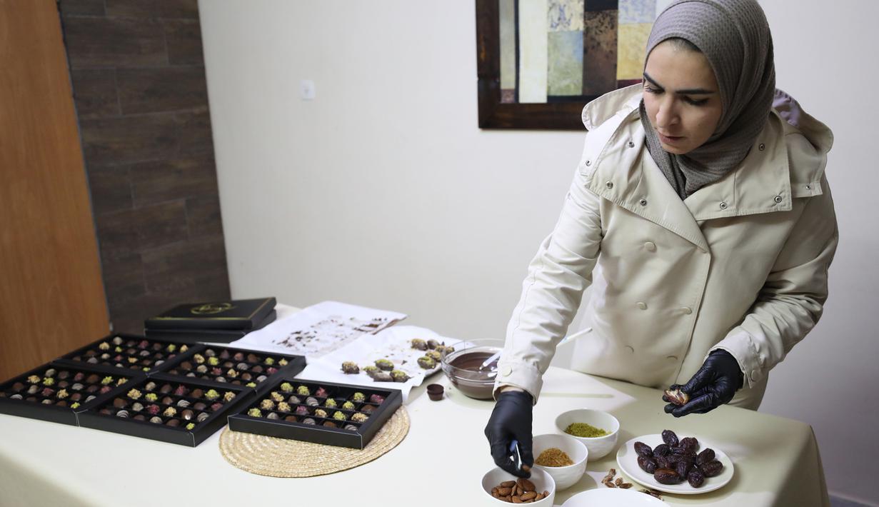 FOTO: Kurma Berlapis Cokelat ala Wanita Palestina - Global ...