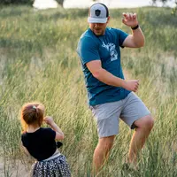 Dibutuhkan sosok ayah yang mendampingi agar anak dapat berkembang dengan baik. (Foto: Pexels/Josh Willink)