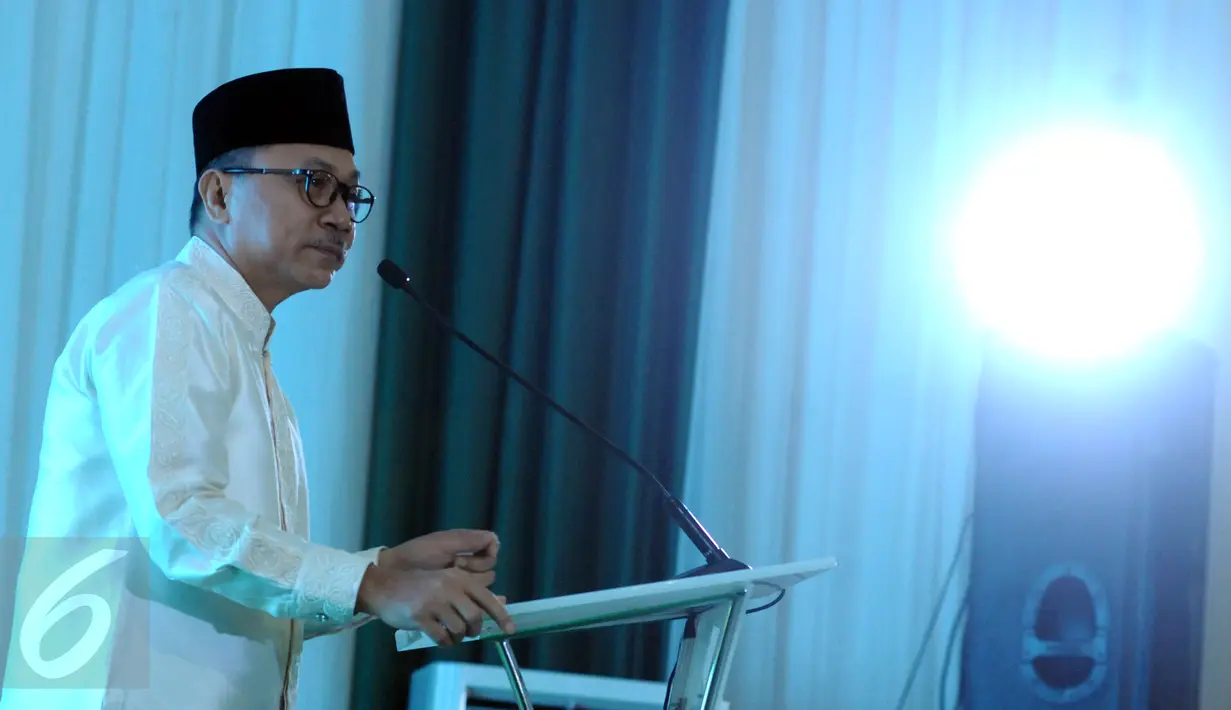 Ketua Umum PAN, Zulkifli Hasan berbicara dalam Peringatan hari lahir ke-18 Partai Kebangkitan Bangsa di DPP PKB Jakarta, Sabtu (23/7). Dalam peringatan itu PKB kembali mengenang kelahiran partai tersebut di kawasan Ciganjur. (Liputan6.com/Helmi Afandi)