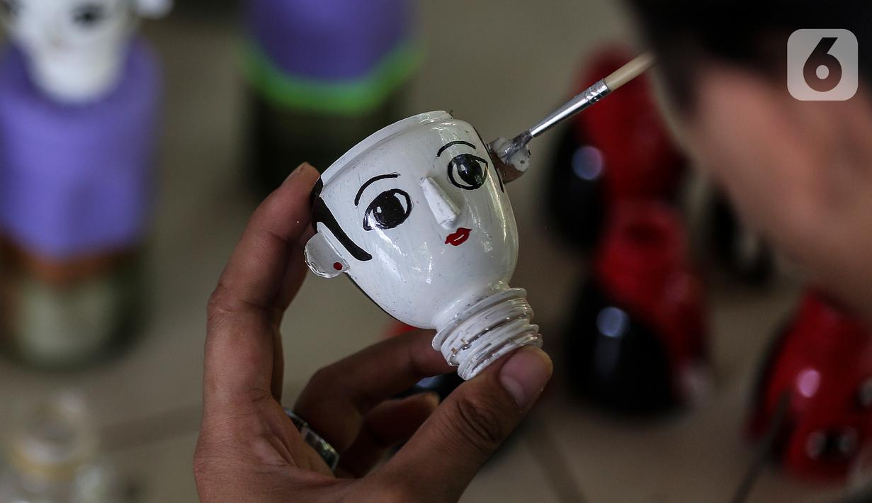 Foto Miniatur Ondel Ondel Dari Botol Bekas Bisnis Liputan6 Com