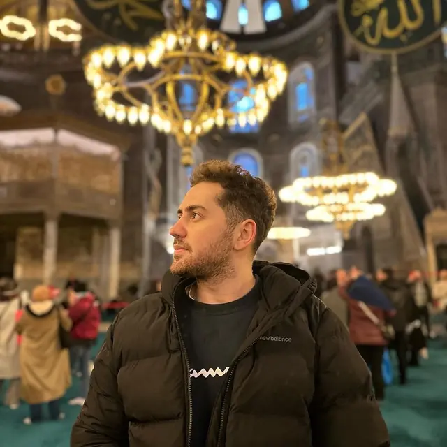 6 Potret Terbaru Cemal Faruk Urhan Pemain 'Anak Langit', Baru Melamar Kekasih