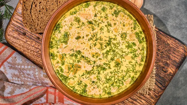 3. Bubur Ayam dan Bayam