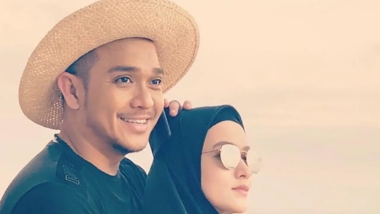 Hamil Setelah 7 Tahun Nikah, Ini 6 Potret Lyra Virna Pamer Perut Buncit