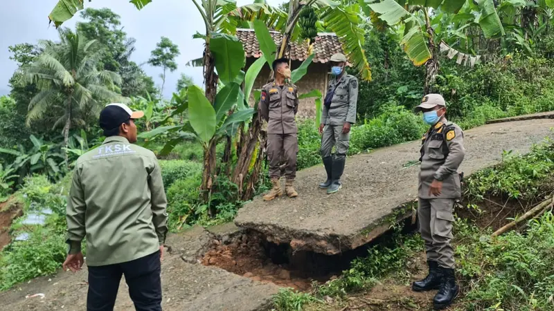 Pegerakan Tanah di Kecamatan Sukamakmur, Kabupaten Bogor