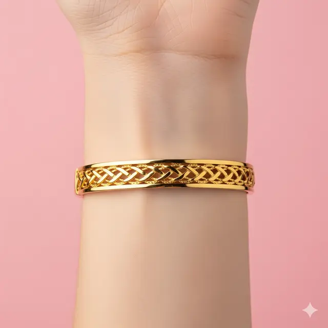 Model Gelang Emas Motif Ukiran Klasik Modern Terbaik 2025. (Gemini)