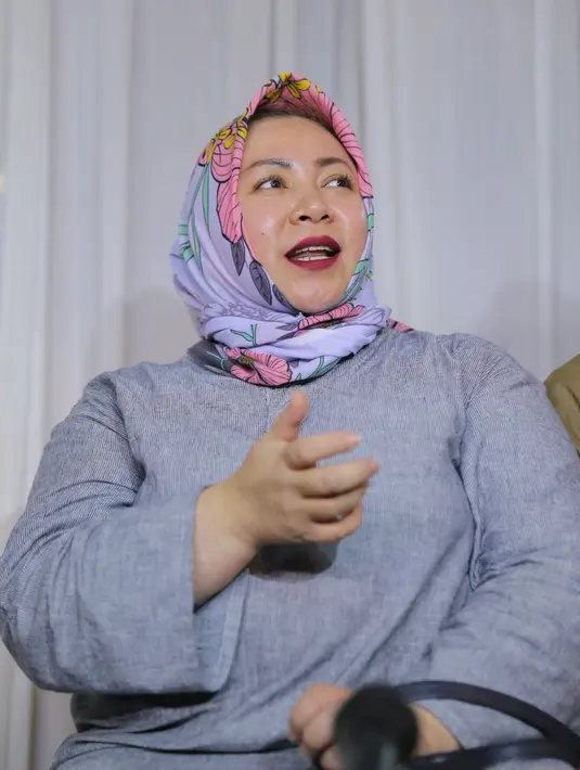 "Kita ternyata punya doa yang sama. Saya selalu berdoa sama Allah, saya pengen meninggal duluan daripada Mas Anto," ujarnya kawasan Bintaro, Tangerang Selatan, Senin (21/5/2018). (Adrian Putra/Bintang.com)