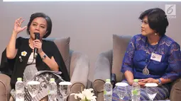 Editorial Director Prana group Petty S. Fatimah memberikan paparan hasil riset tentang Dampak Budaya terhadap Lingkungan Kerja, di Jakarta, Jumat (22/3). Riset yang melibatkan 18.000 responden dari 27 negara dilakukan dalam Hari Perempuan Internasional ke-16.(Liputan6.com/Fery Pradolo)
