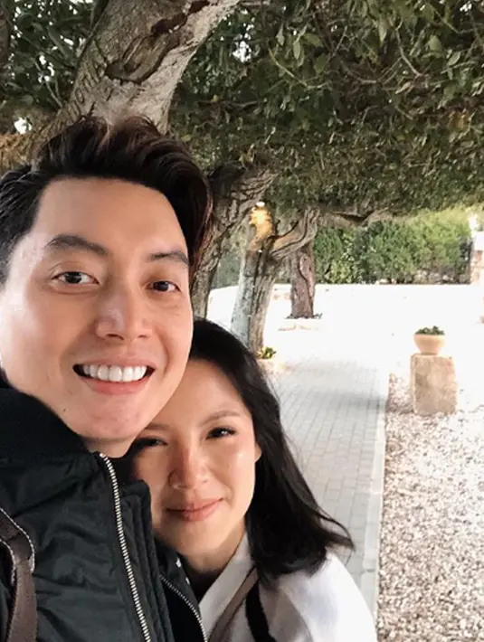 Istri dari Endric Tjandra tengah dikabarkan hamil. kabar tersebut datang dari unggahan Endric Tjandra pada akun instagram pribadinya dimana dirinya mengunggah foto sepatu bayi. (Liputan6.com/IG/endrictjandra)