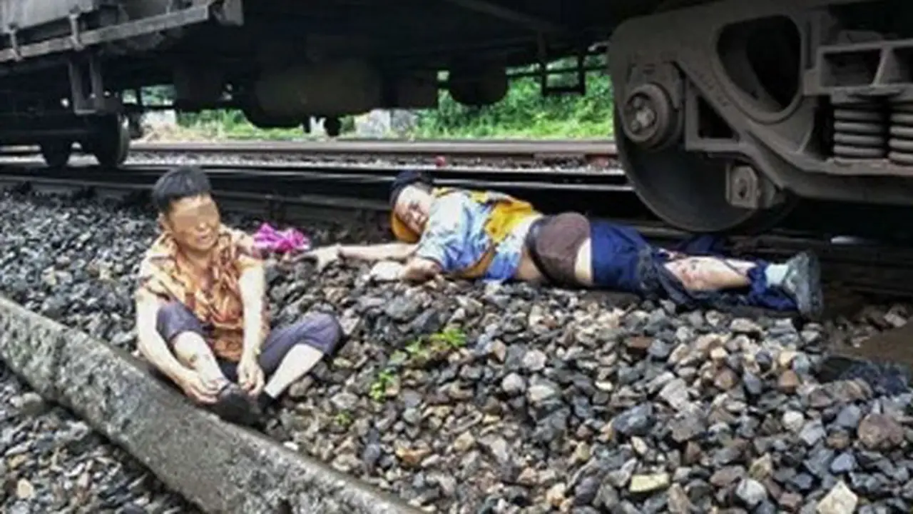 Masinis selamatkan seorang nenek dari kecelakaan kereta | Copyright by shanghaiist.com