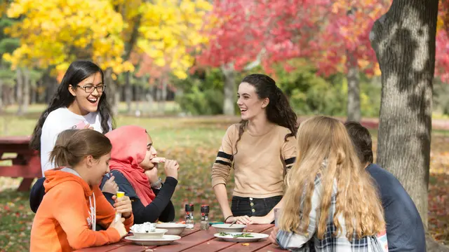 9 Ciri-Ciri Jika Seseorang Memiliki Kecerdasan Sosial Yang Tinggi (photo by pexels.com)