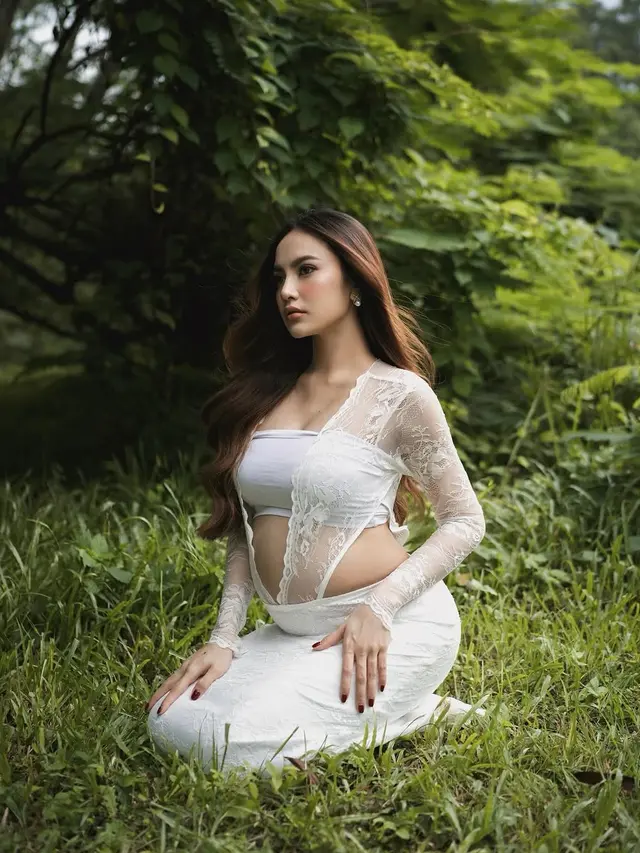 Adu Gaya Mahalini dan Aaliyah Massaid Lakoni Maternity Shoot, Duo Bestie Hamil di Waktu yang Bersamaan