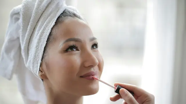 Mau Tampil Natural Saat Ramadan? Berikut Inspirasi Makeup Earth Tone yang Mudah dan Sederhana