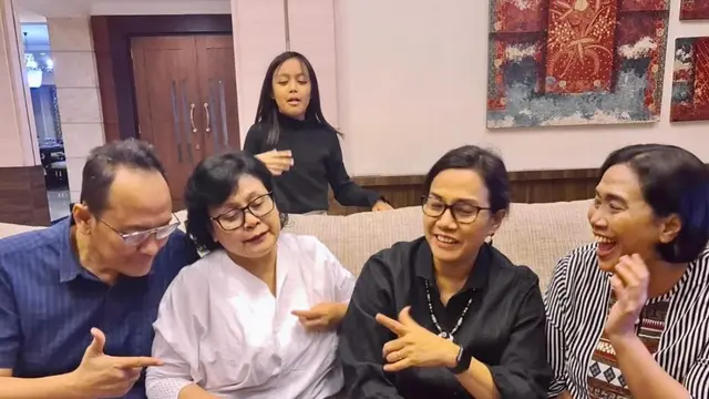 Potret Sri Mulyani bersama kakak dan adiknya (Sumber: Instagram/smindrawati)