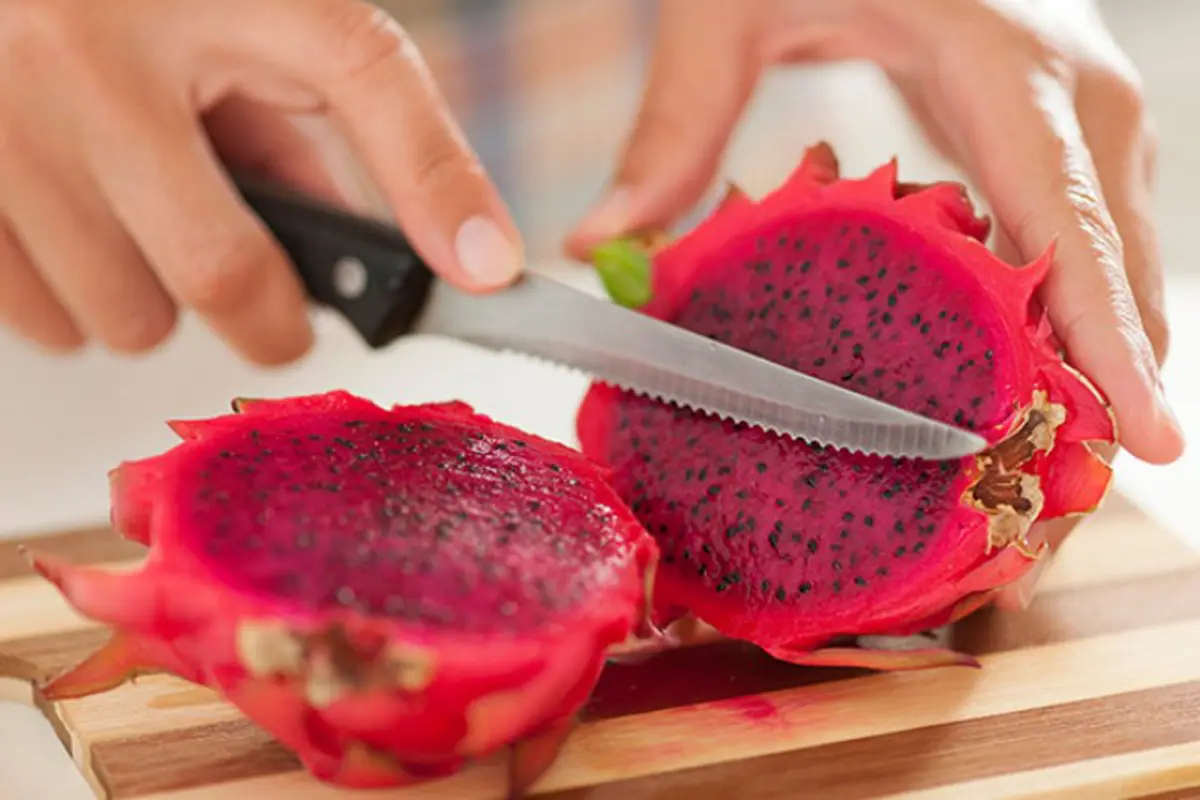 Mitos Buah Naga Bikin Penasaran