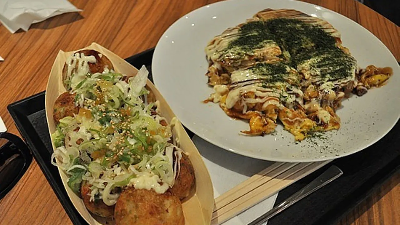 Takoyaki vs Okonomiyaki, Mana Menu Buka Puasa Favoritmu?
