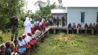 Masyarakat Kenyam Kabupaten Nduga meluber ketika menghadiri peresmian Gereja yang dibangun pasukan Kostrad. Foto: liputan6.com/edhie prayitno ige&nbsp;