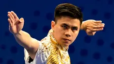 Aksi atlet wushu asal Indonesia Edgar Xavier Marvelo saat berkompetisi pada nomor wushu final changquan putra Asian Games 2023 di Hangzhou, China, Minggu (24/9/2023). (Ishara S. KODIKARA/AFP)