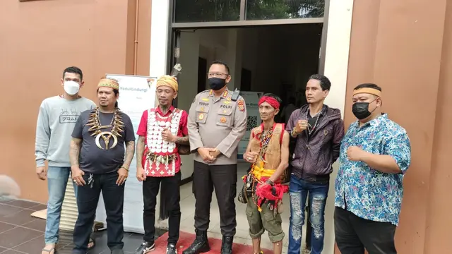 Warga adat Kaltim