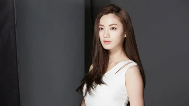 [Bintang] 8 Artis Korea yang Punya Wajah Jutek