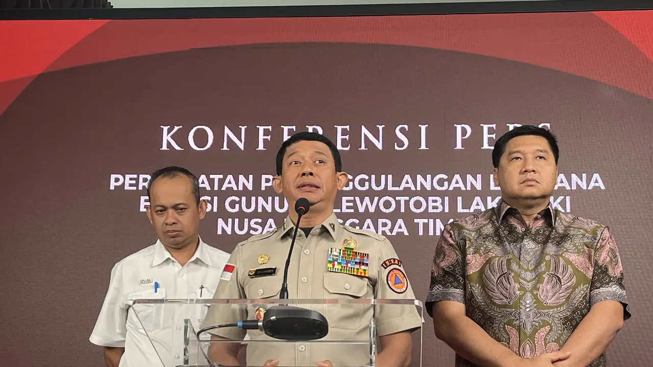 Kepala Badan Nasional Penanggulangan Bencana (BNPB) Suharyanto di Graha BNPB, Jakarta Timur, Selasa (12/11/2024).
