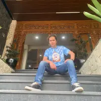 Hubungan Dul Jaelani dan Tissa Biani semakin romantis setiap harinya. Bahkan, Tissa juga semakin dekat dengan keluarga Dul, terutama sang bunda, Maia Estianty. Meskipun baru sekitar dua bulan berpacaran, namun ternyata Dul sudah punya rencana yang serius. (Instagram/duljaelani)