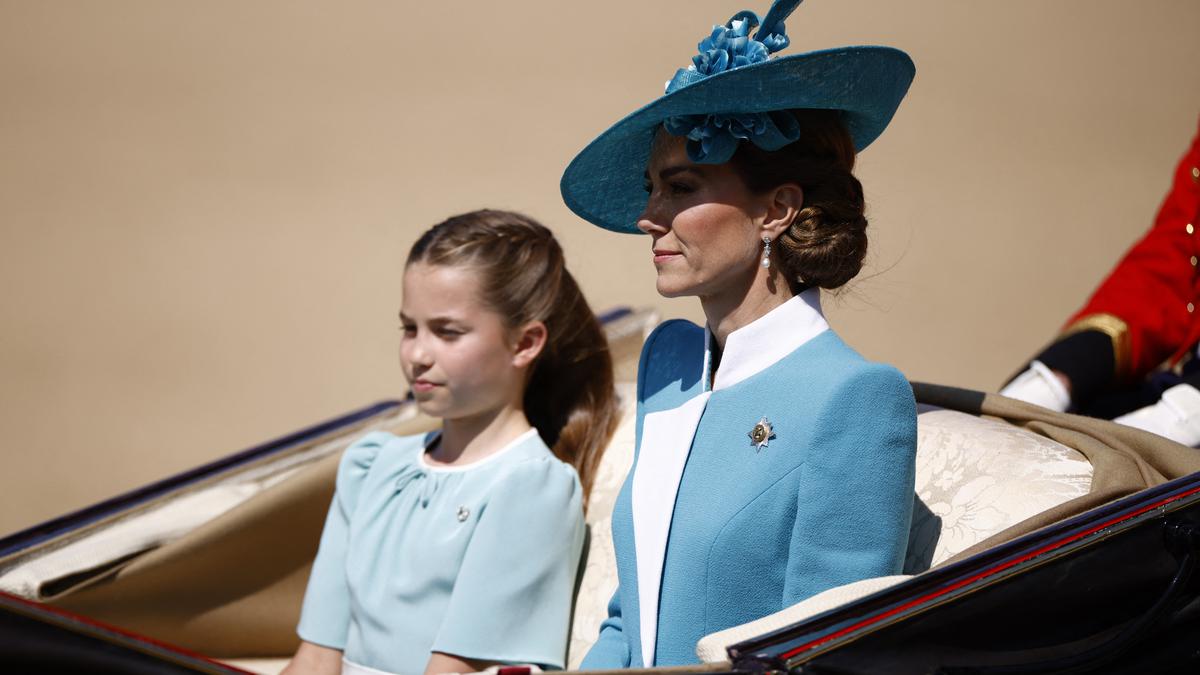 Kate Middleton Tampil Cerah di Trooping the Colour 2025, Kembaran dengan Putri Charlotte