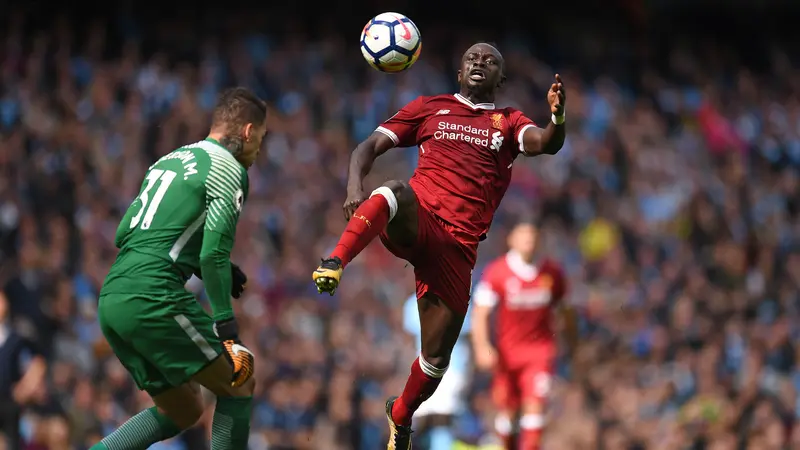 FOTO: Insiden Mengerikan Sadio Mane dengan Ederson Moraes