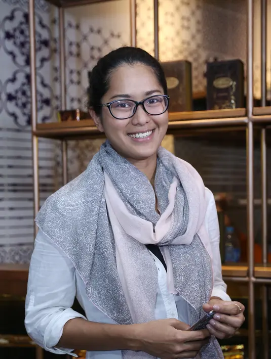 Prisia Nasution kadang menghadapi ajakan serta godaan dari teman-teman untuk terjun kedunia malam, alhasil Prisia kerap menolak ajakan teman-temannya tersebut. (Nurwahyunan/Bintang.com)