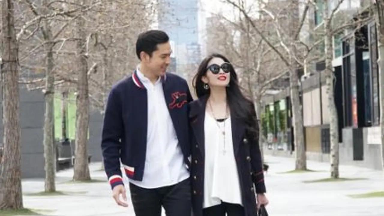Gaya Sandra Dewi Babymoon di Meulboune Australia