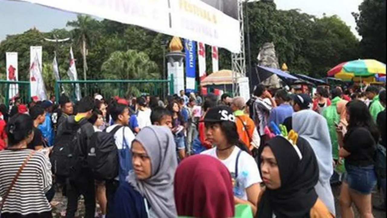 Akibat Antrean Tiket Konser One Direction, Arah Senayan Tersendat