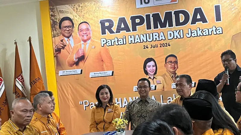 Mantan Gubernur DKI Jakarta Anies Baswedan menyambangi DPD Partai Hanura Jakarta, Minggu (25/8/2024).