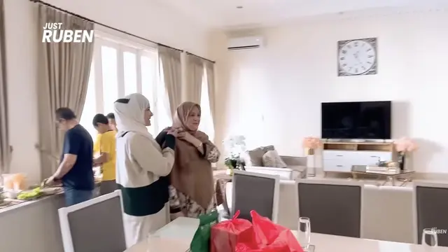 Potret Ruang TV Rumah Ruben Onsu
