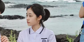 Sukses memerankan Bang Young-joo di drama Korea Our Blues, banyak orang yang melirik sosok dari Roh Yoon Seo ini. [Foto: IG/rohyoonseo].