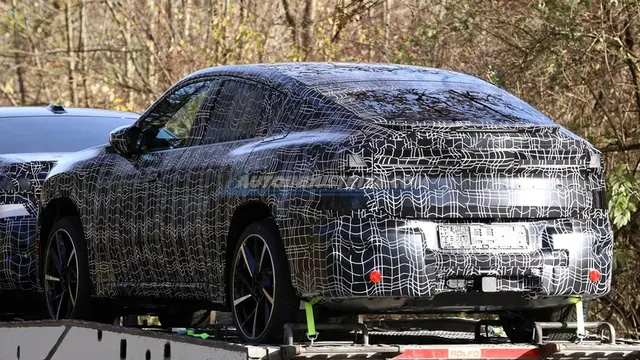BMW iX4
