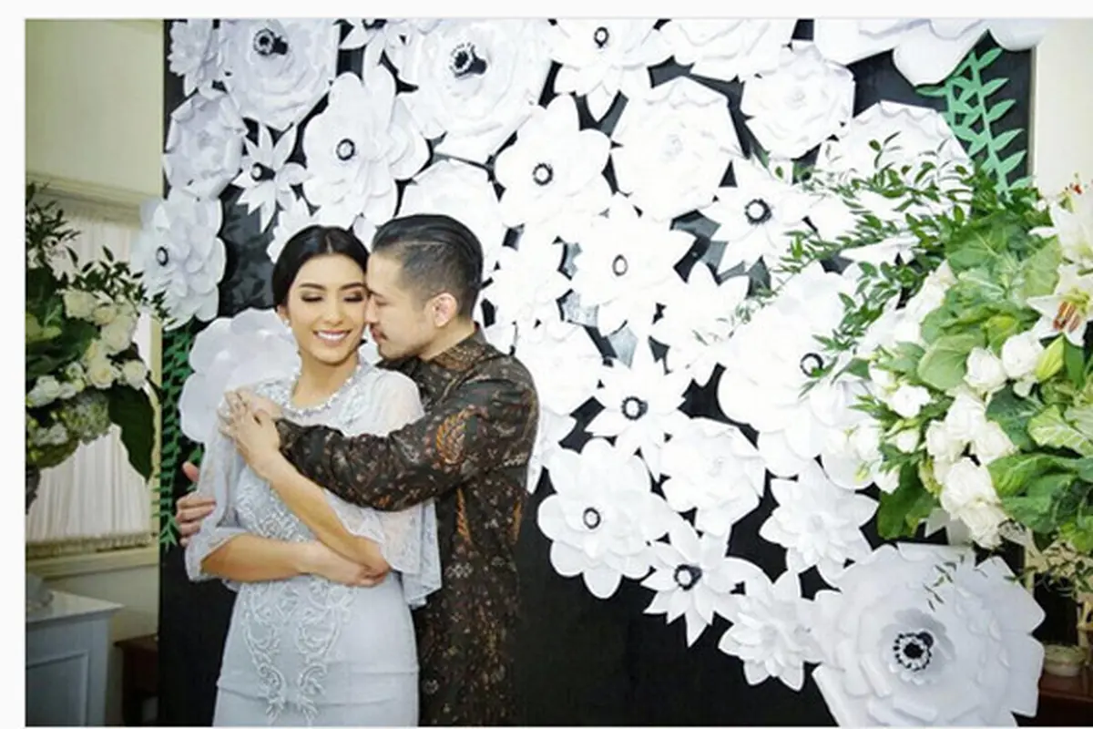 Tyas Mirasih dan Raiden Soedjono