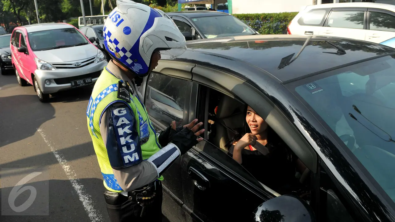 20160727-Hari Ini, Uji Coba Sistem Ganjil-Genap Mulai Digelar-Jakarta