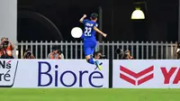 Striker Thailand, Supachai Jaided merayakan gol ke gawang Singapura pada laga pamungkas Grup B Piala AFF 2018. (AFF Suzuki Cup)
