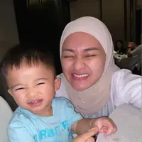 [Instagram/nathalieholscher]