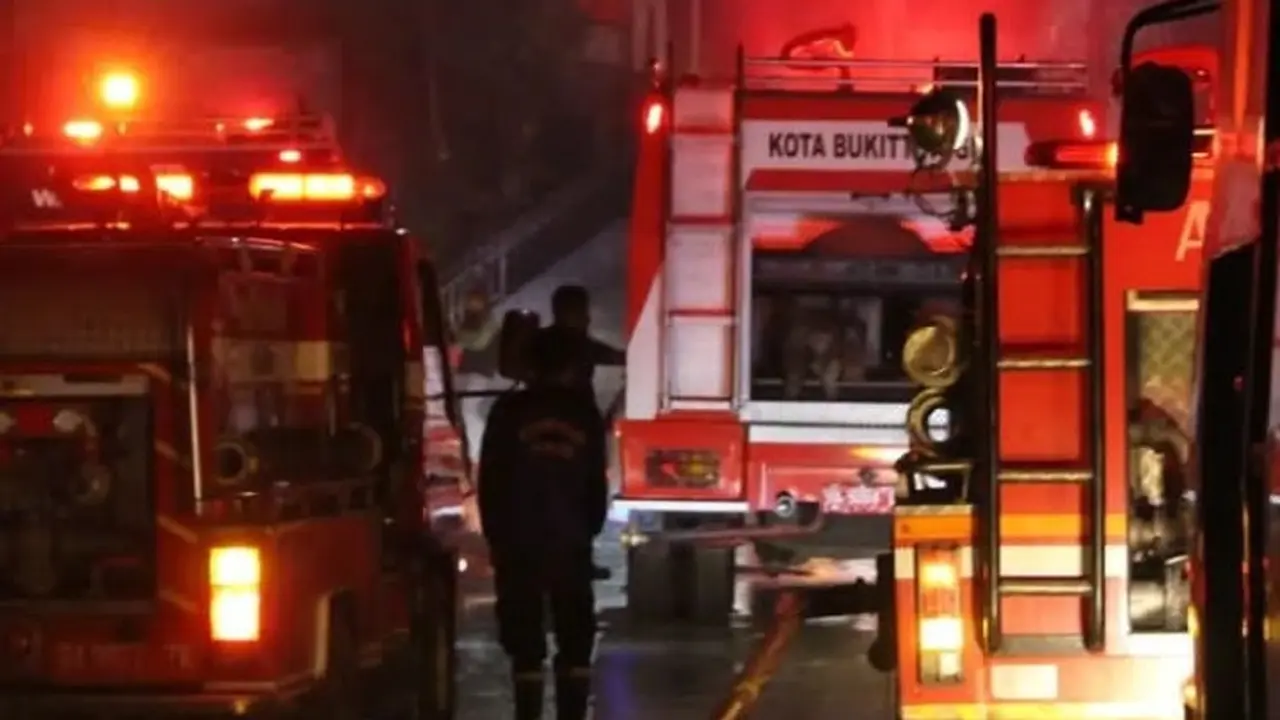 Pasar Bawah Bukittinggi Terbakar, Kerugian Ditaksir Capai Ratusan Juta