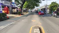 Jalan Raya Ciputat-Parung yang berada di wilayah Bojongsari, Depok, rencananya akan dilakukan penataan pedestrian. (Liputan6.com/Dicky Agung Prihanto)