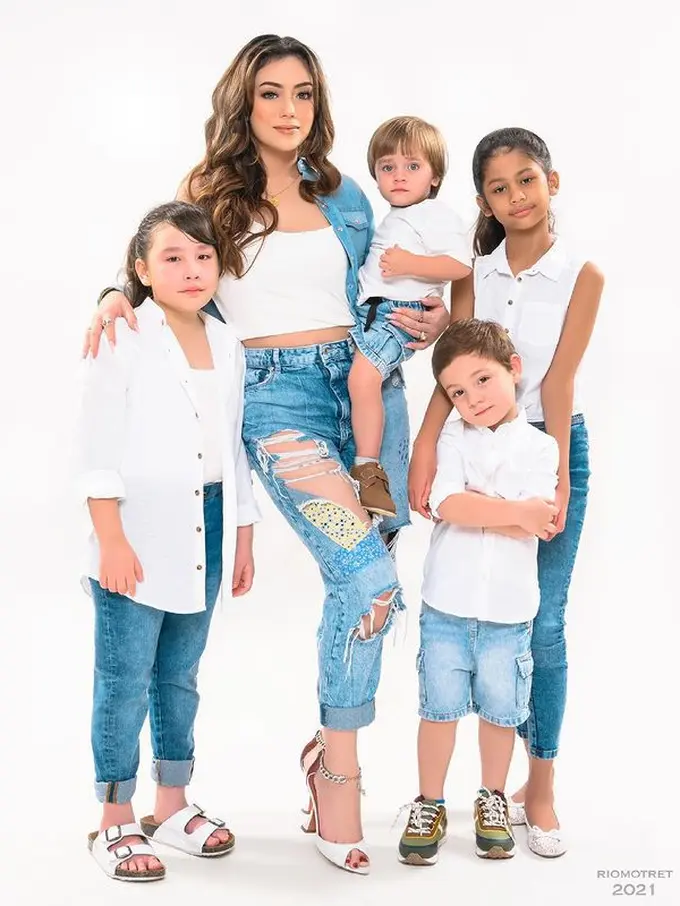 Celine Evangelista bersama anak-anaknya (Instagram/celine_evangelista)